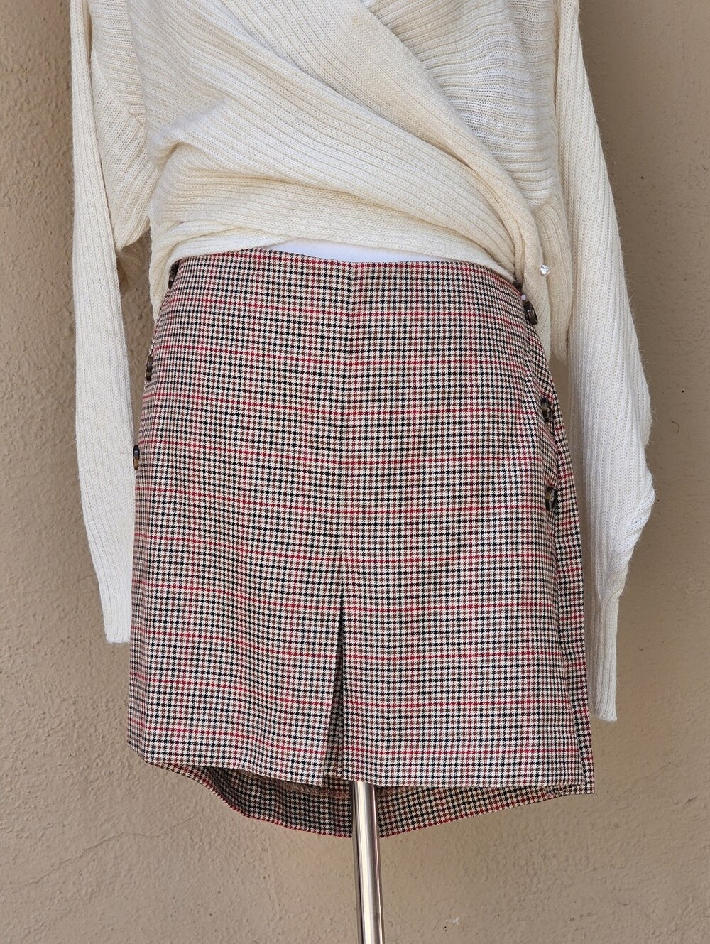 Mango MNG Plaid Houndstooth Mini Skirt W/ Tortoise Buttons & Box Pleats SZ XL